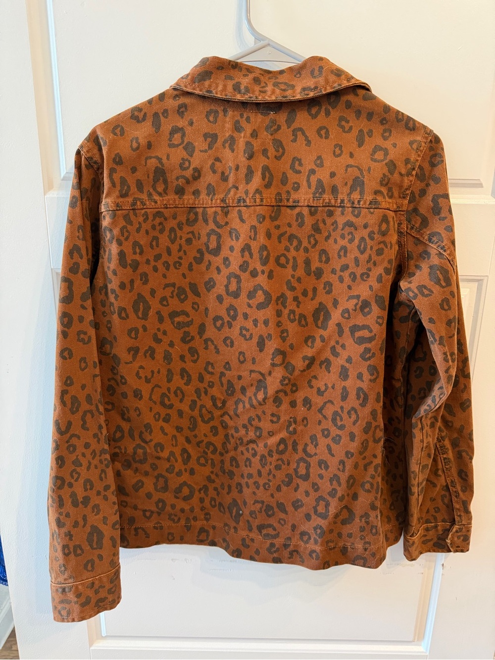 Universal Thread Leopard-Print Jean Jacket in Rust - Picture 4 of 4